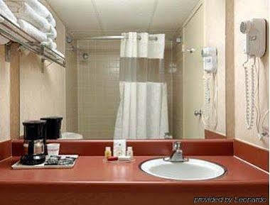 Suburban Studios Кордел Екстериор снимка